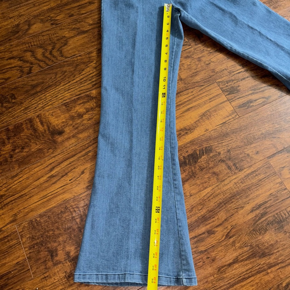 Avenue Montaigne Fame Mid-High Ultra Flare Jeans Lightwash Designer Blue Jeans - Picture 5 of 6